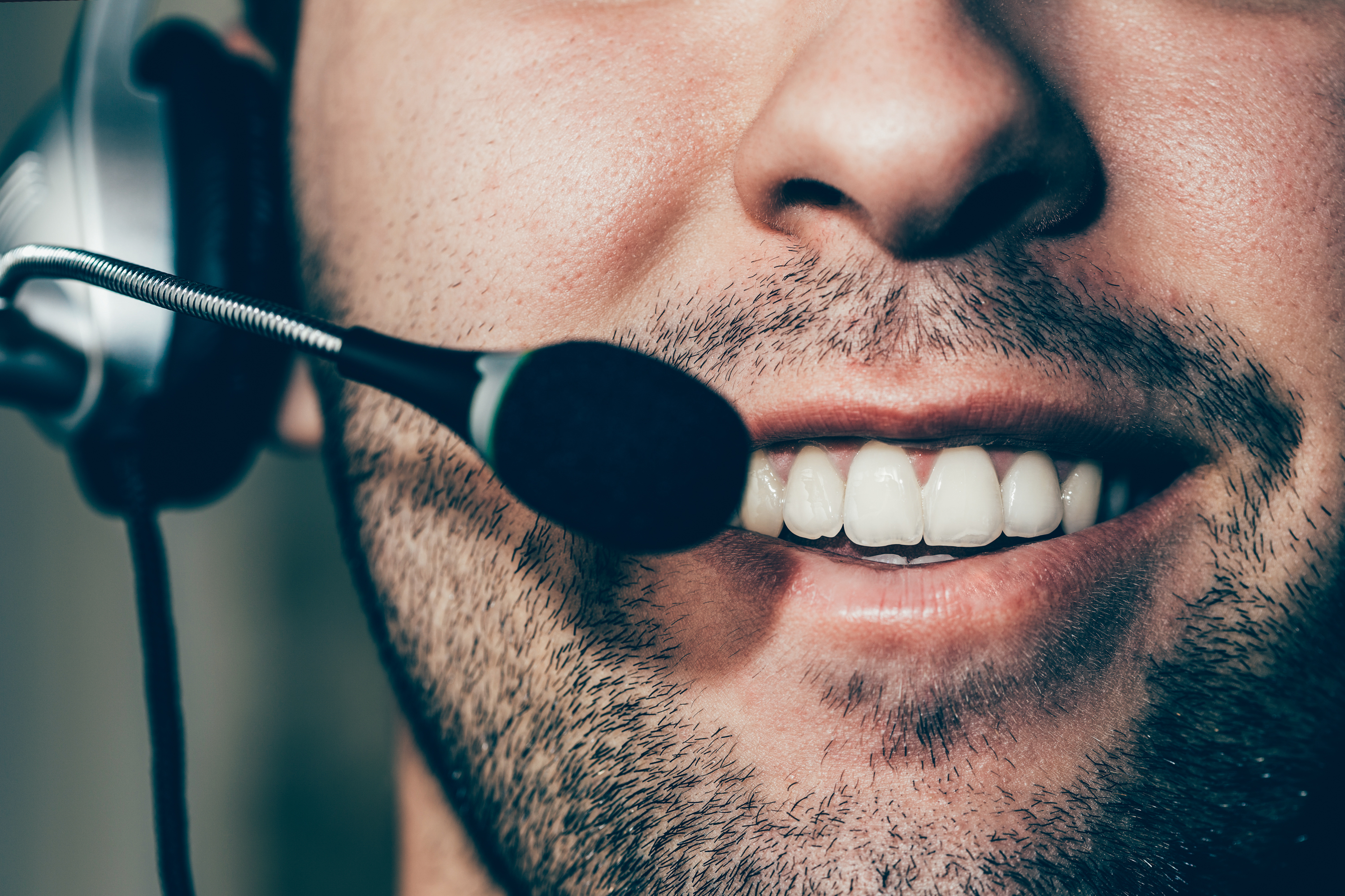 Charting the Airwaves: Master Aircraft Comms with our PPL Flight Radiotelephony (A+H) Online Course